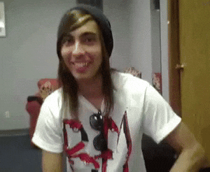 1067996ac651638d8255.21470890.gif