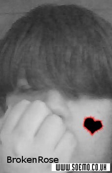 soEmo.co.uk - Emo Kids - BrokenRose