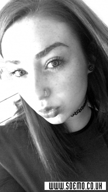 soEmo.co.uk - Emo Kids - ChloeBroskia