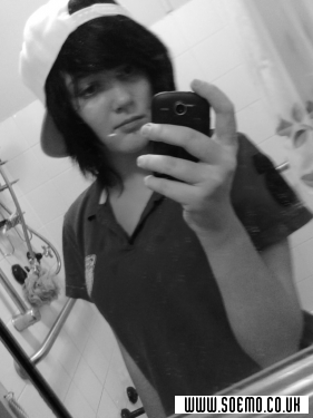 soEmo.co.uk - Emo Kids - CuteZombieBabe