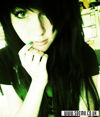 soEmo.co.uk - Emo Kids - Gh0stUnderY0urBed