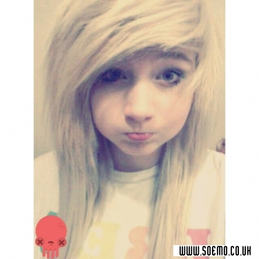 soEmo.co.uk - Emo Kids - JustALittleAwkward