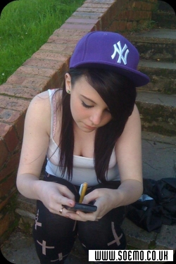 soEmo.co.uk - Emo Kids - SkittleloverX