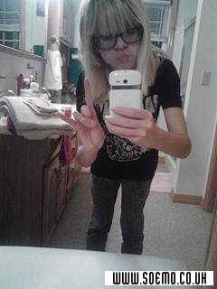 soEmo.co.uk - Emo Kids - XxHolly_InsanexX