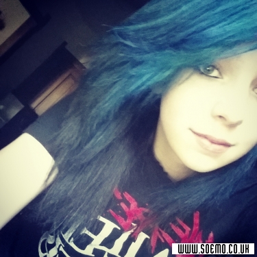 soEmo.co.uk - Emo Kids - _BrokenInside_AndOut