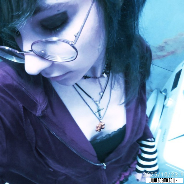 soEmo.co.uk - Emo Kids - Adamesmer