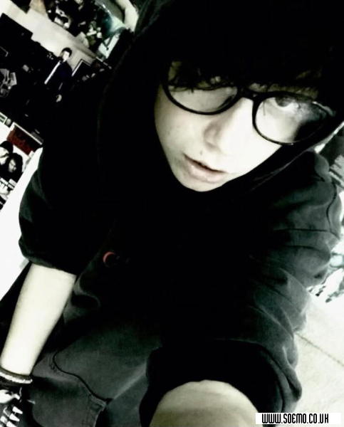 soEmo.co.uk - Emo Kids - ashtoooon