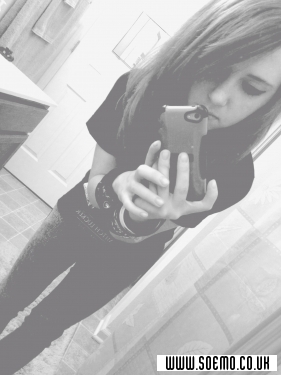 soEmo.co.uk - Emo Kids - bxxchpls