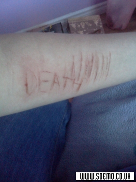 soEmo.co.uk - Emo Kids - deppressed111