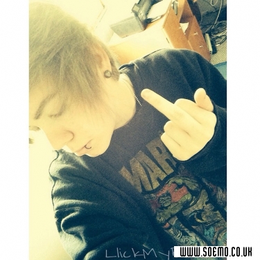 soEmo.co.uk - Emo Kids - dr0p_de4d