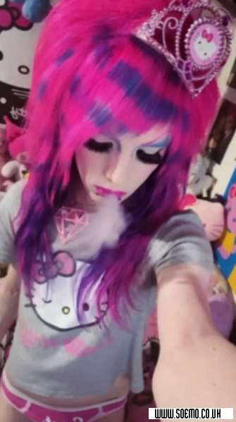 soEmo.co.uk - Emo Kids - EnzoVanityStar