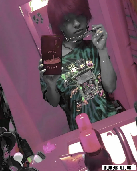 soEmo.co.uk - Emo Kids - floofyhairedemokid