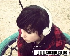 soEmo.co.uk - Emo Kids - fem_hugsDinosaurs