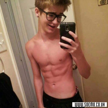 soEmo.co.uk - Emo Kids - garretttheangel95