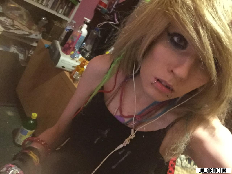 soEmo.co.uk - Emo Kids - iLoveuash