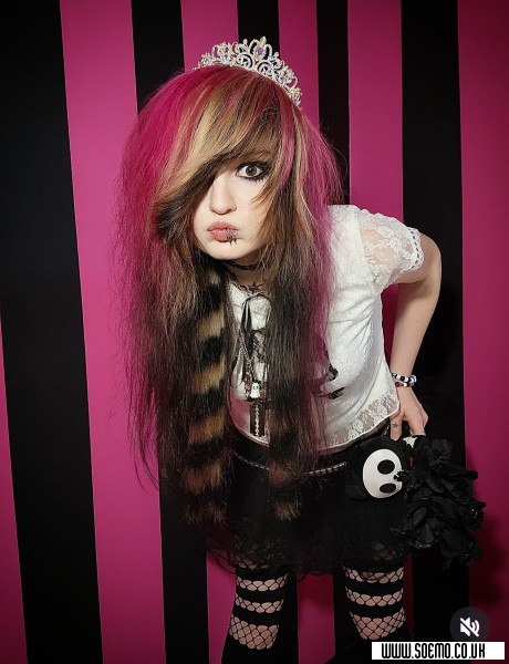 soEmo.co.uk - Emo Kids - Jademonsterkat