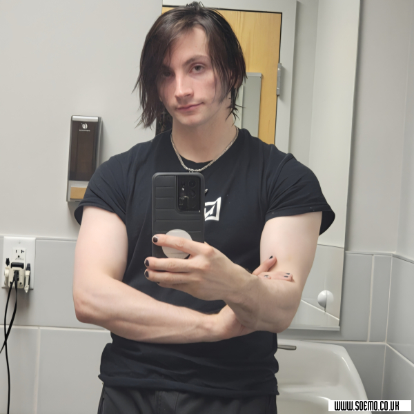 soEmo.co.uk - Emo Kids - MrGrimTheconsoler