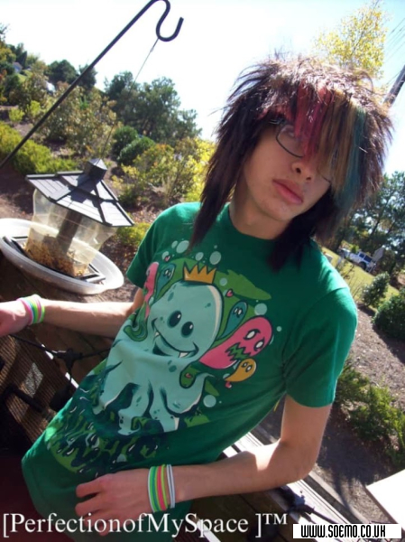 soEmo.co.uk - Emo Kids - NeedlePawz