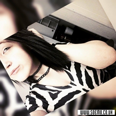 soEmo.co.uk - Emo Kids - Roxanna