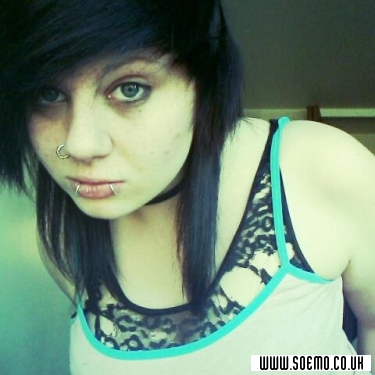 soEmo.co.uk - Emo Kids - razorchess