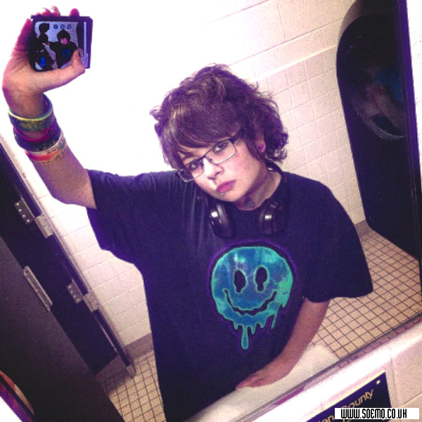 soEmo.co.uk - Emo Kids - studdedbelts_