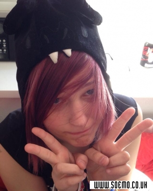 soEmo.co.uk - Emo Kids - TheLaLaWeirdKid