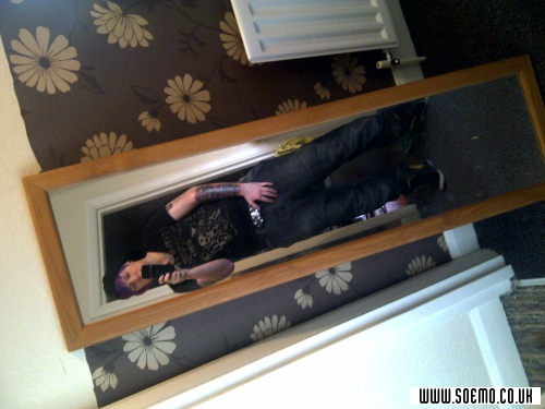 soEmo.co.uk - Emo Kids - tearsdontfall