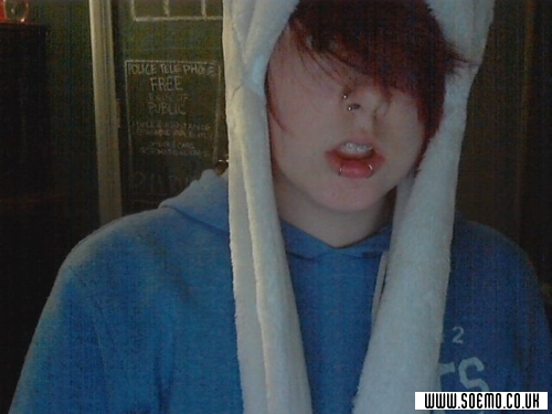 soEmo.co.uk - Emo Kids - wastexofxspace