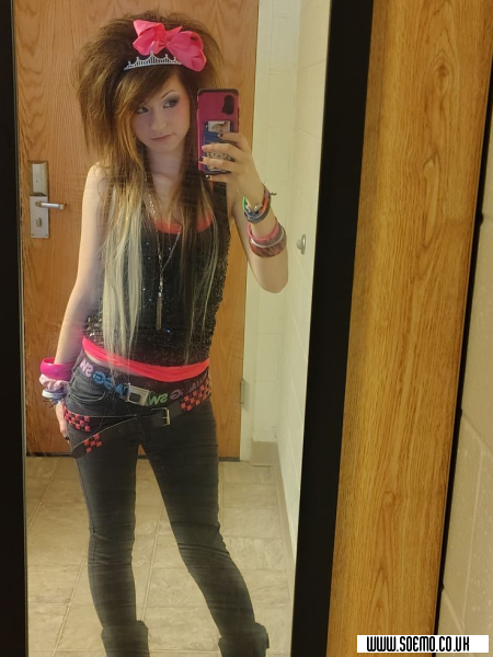 soEmo.co.uk - Emo Kids - Xx-Dart-Darling-xX