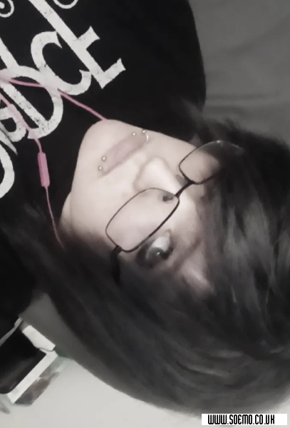 soEmo.co.uk - Emo Kids - XxGrrFagFreakxx