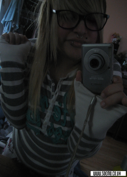 soEmo.co.uk - Emo Kids - xmakemyearsbleedx